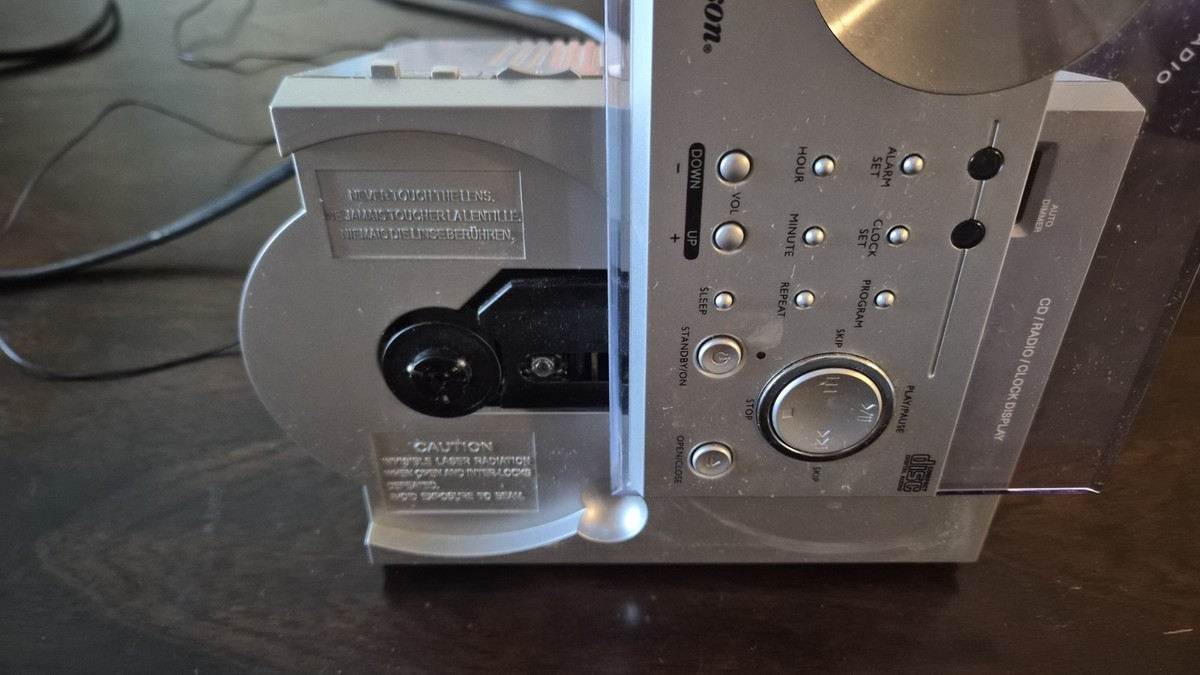 Emerson Research Vintage AM/FM CD Player Alarm Clock CKD5808 | eBay