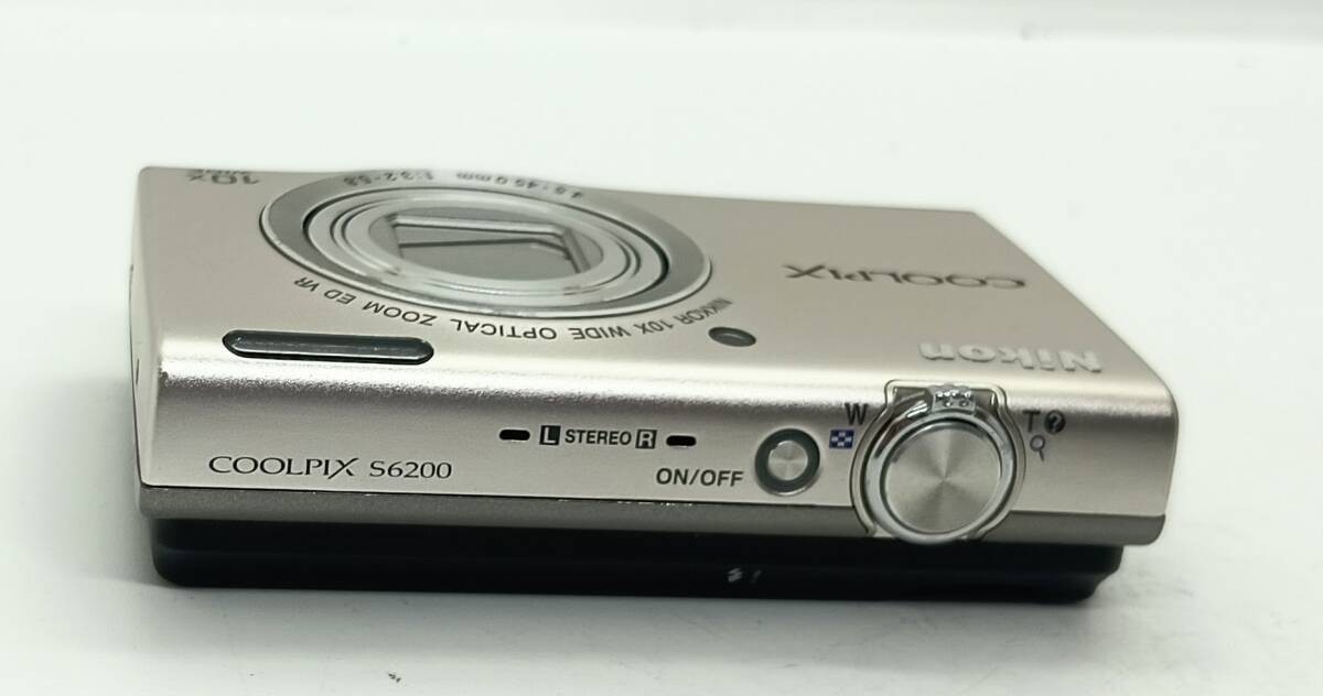 Nikon COOLPIX S6200 16.0MP Compact Digital Camera Silver Used