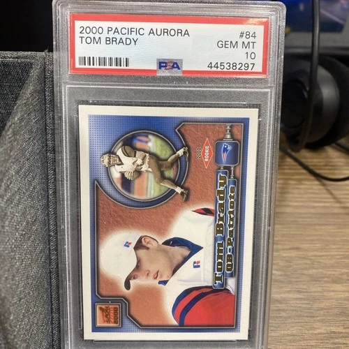 2000 Pacific Aurora - Tom Brady #84 (RC) PSA 10