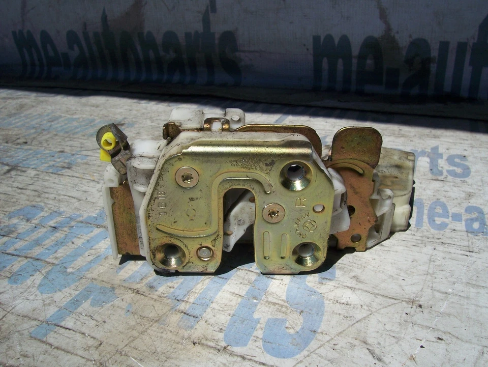 96-04 NISSAN PATHFINDER OEM RIGHT FRONT PASSENGER SIDE DOOR ACTUATOR LATCH LOCK - Image 2 of 4