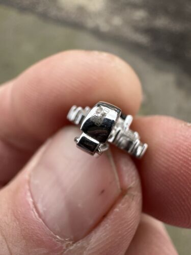 18ct White Gold Sapphire & Diamond Pendant - Stunning Hallmarked Cluster Pendant - Picture 9 of 16