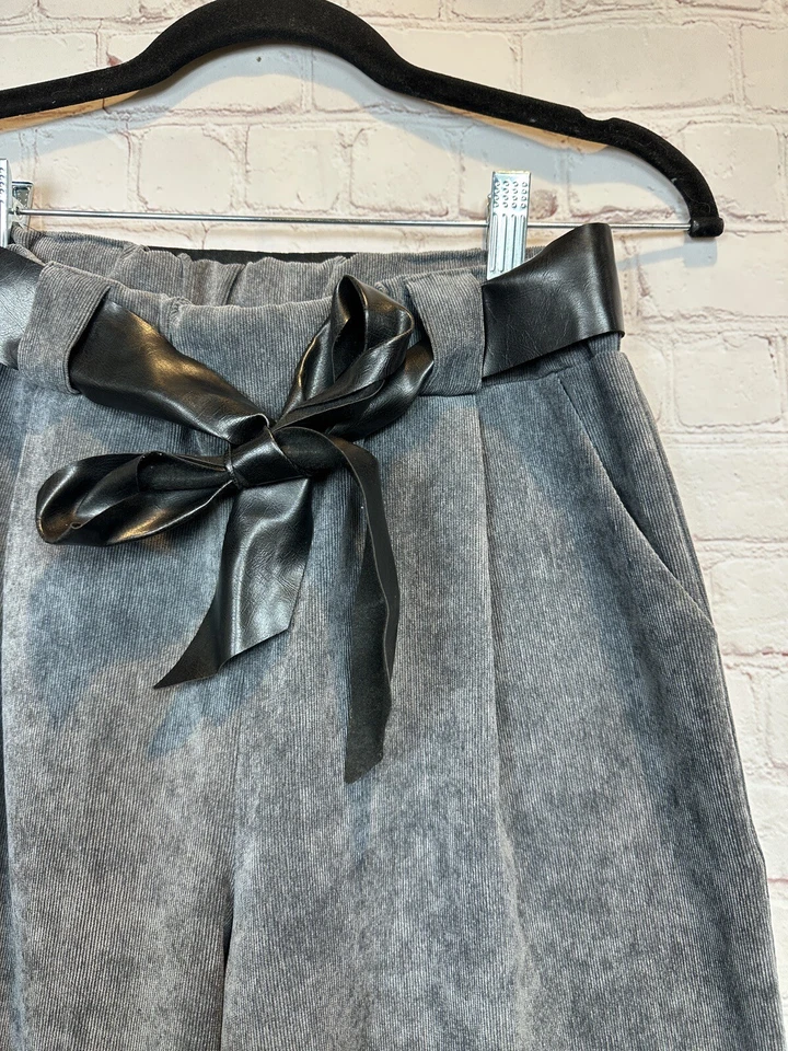 Pantalones de pana de pierna ancha de tiro alto pantalones con cinturón vacaciones, talla S usados en excelente estado Foto 2 de 4