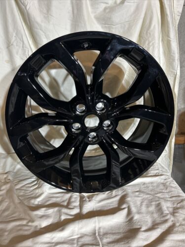 New In Box .RANGE ROVER Evoque 19 " Black HK7M-1007-AA