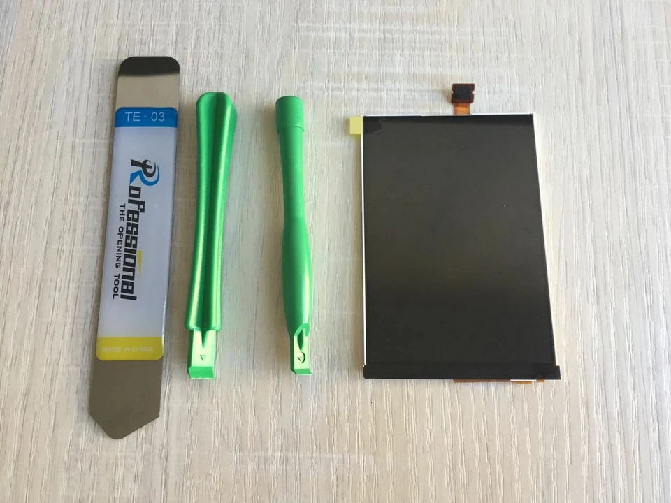 LCD Replacement Display Screen for iPod Touch 2G A1288 (2nd Generation) - Image 3 of 4