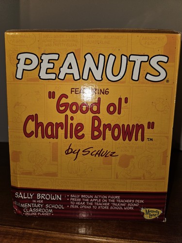 Peanuts Sally Classroom Playset Good Ol' Charlie Brown Snoopy School Teacher NEW - Picture 8 of 9