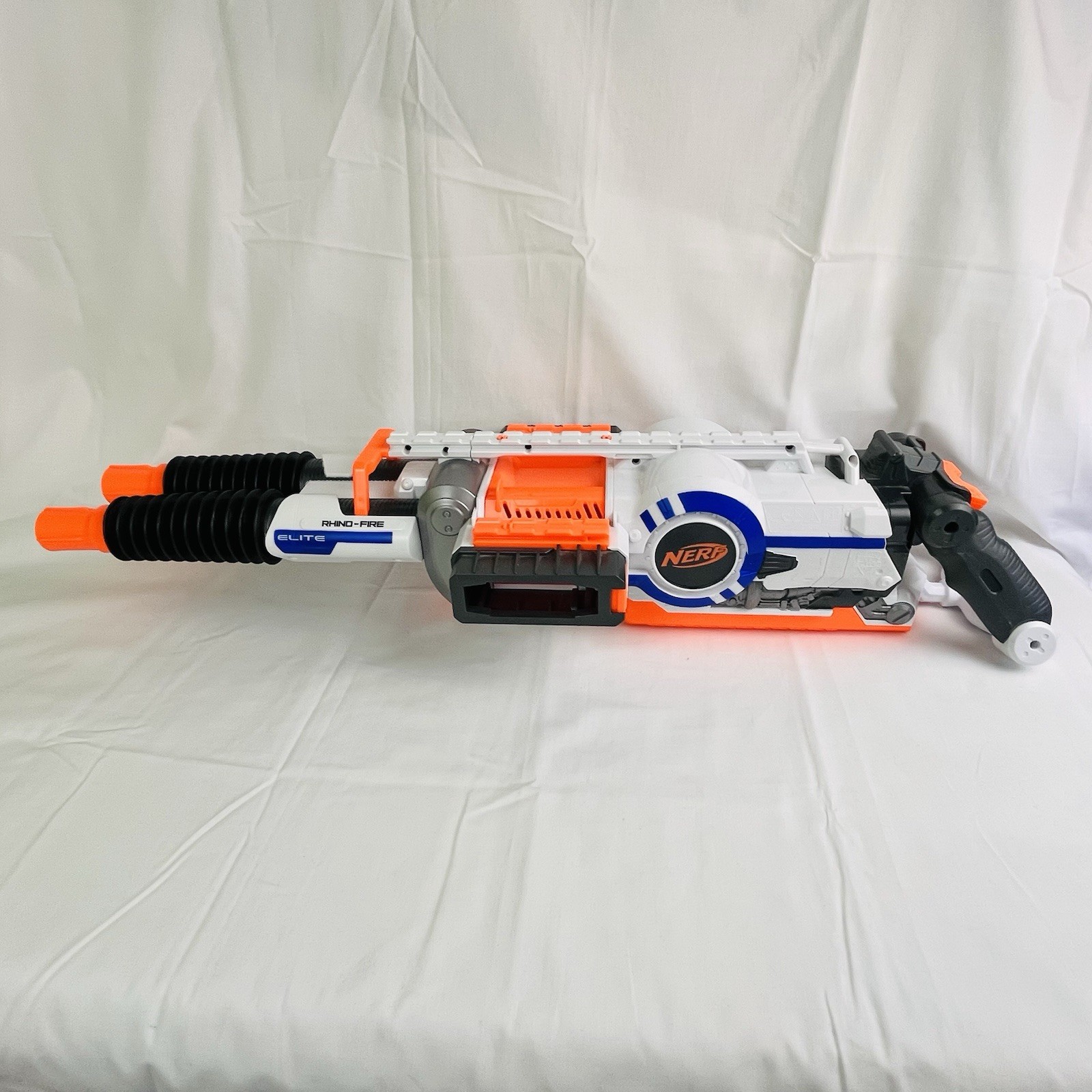Unidad de repuestos o reparaciones Nerf N-Strike Elite Rhino-Fire Blaster solo funciona leer descripción