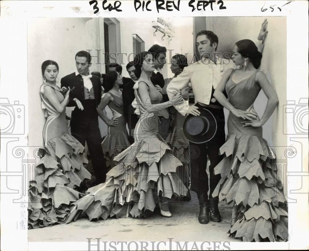 Foto de prensa 1962 miembros del grupo de danza "Ballet Español" - pix33854