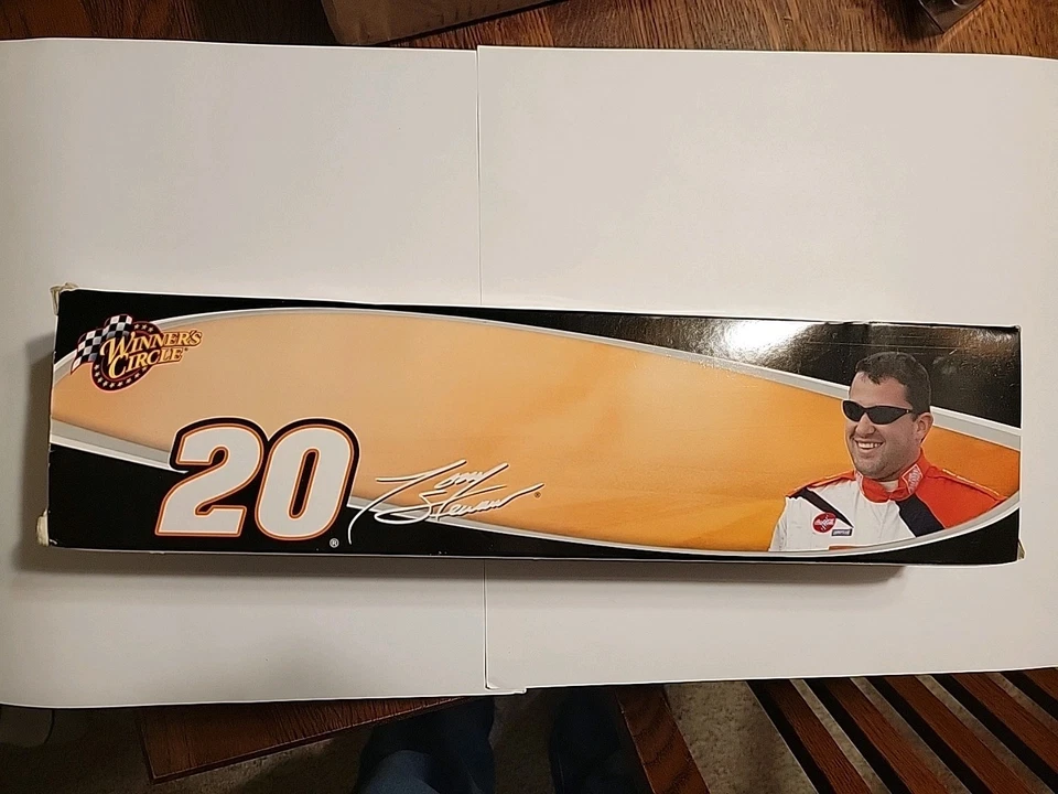 NASCAR Тони Стюарт No20 1:64 прицеп и 2001 украшение - Изображение 3 из 4