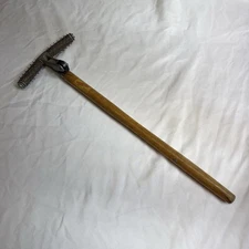 Bonum 2850 DBP Wallpaper Perforator 19” Handle West Germany