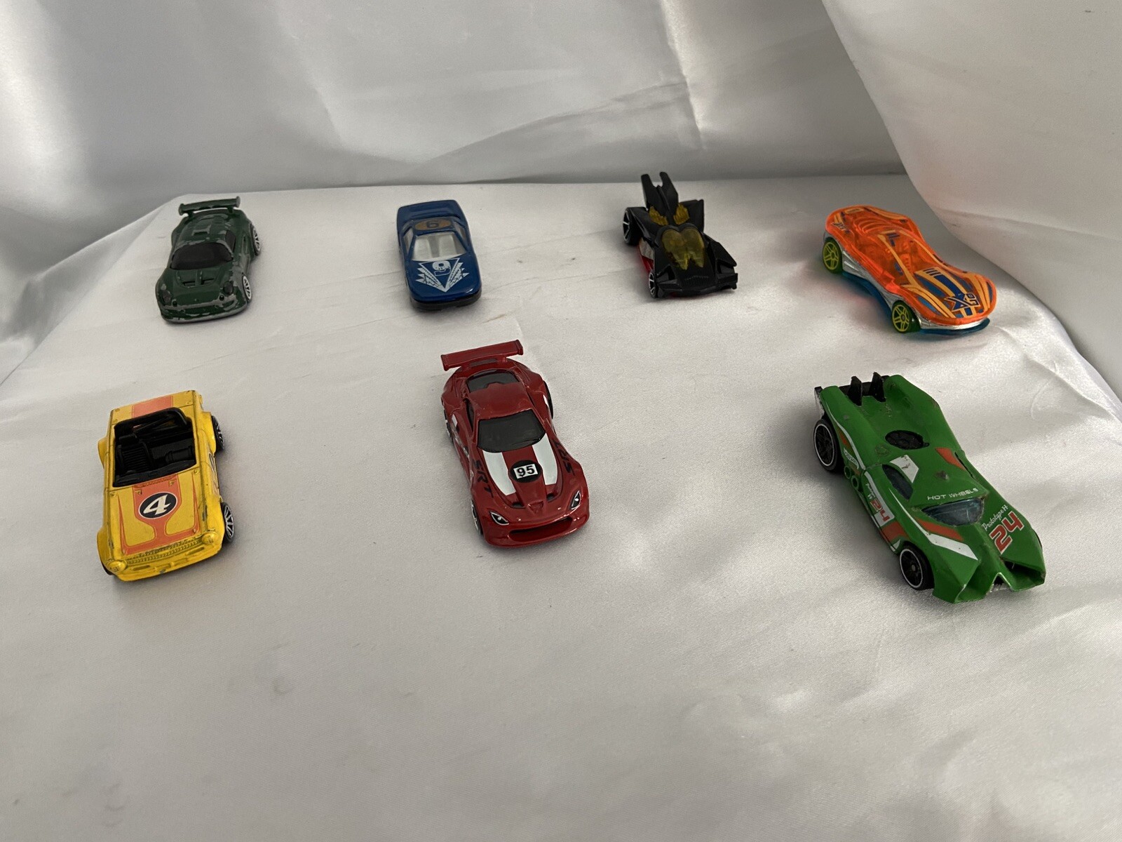 Lot of 7 hot wheels cars with value