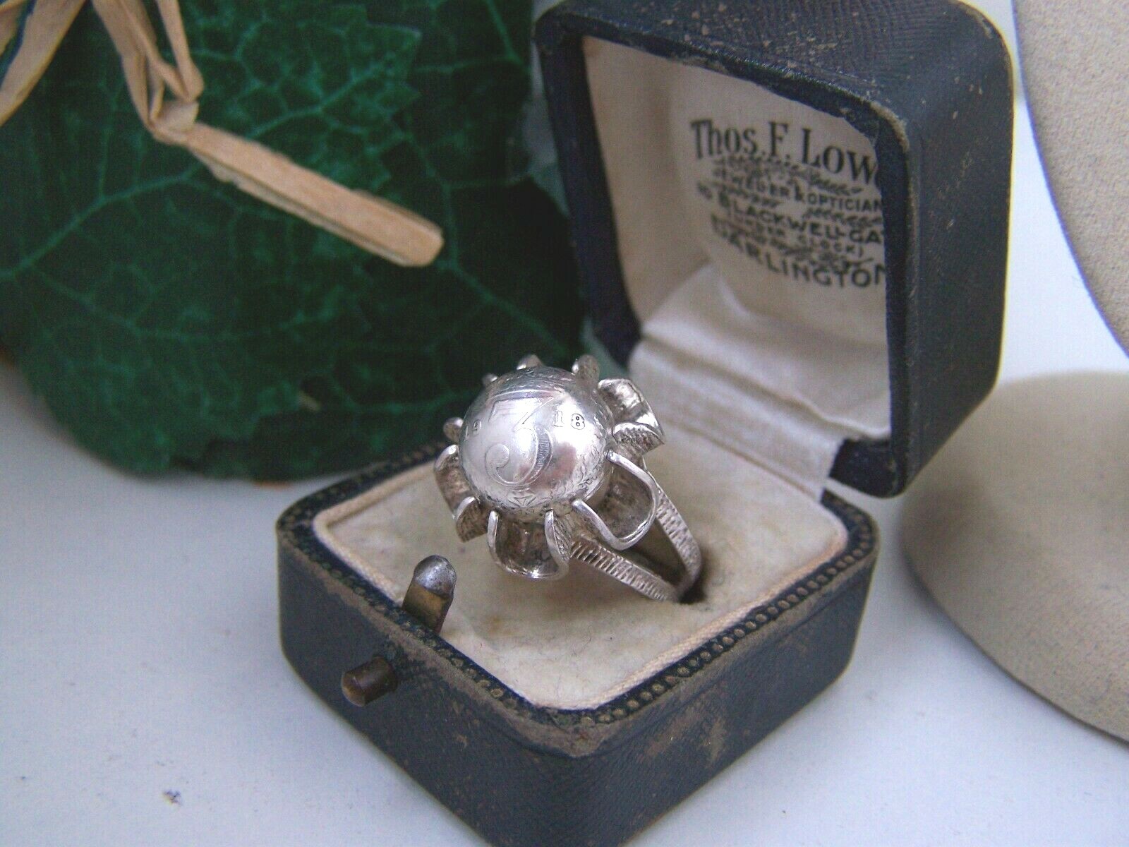 VINTAGE SOLID 925 STERLING SILVER 1918 THREEPENCE… - image 3