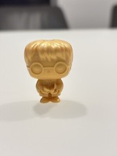 HARRY POTTER GOLD FARBENE FIGUR VON KINDER JO...