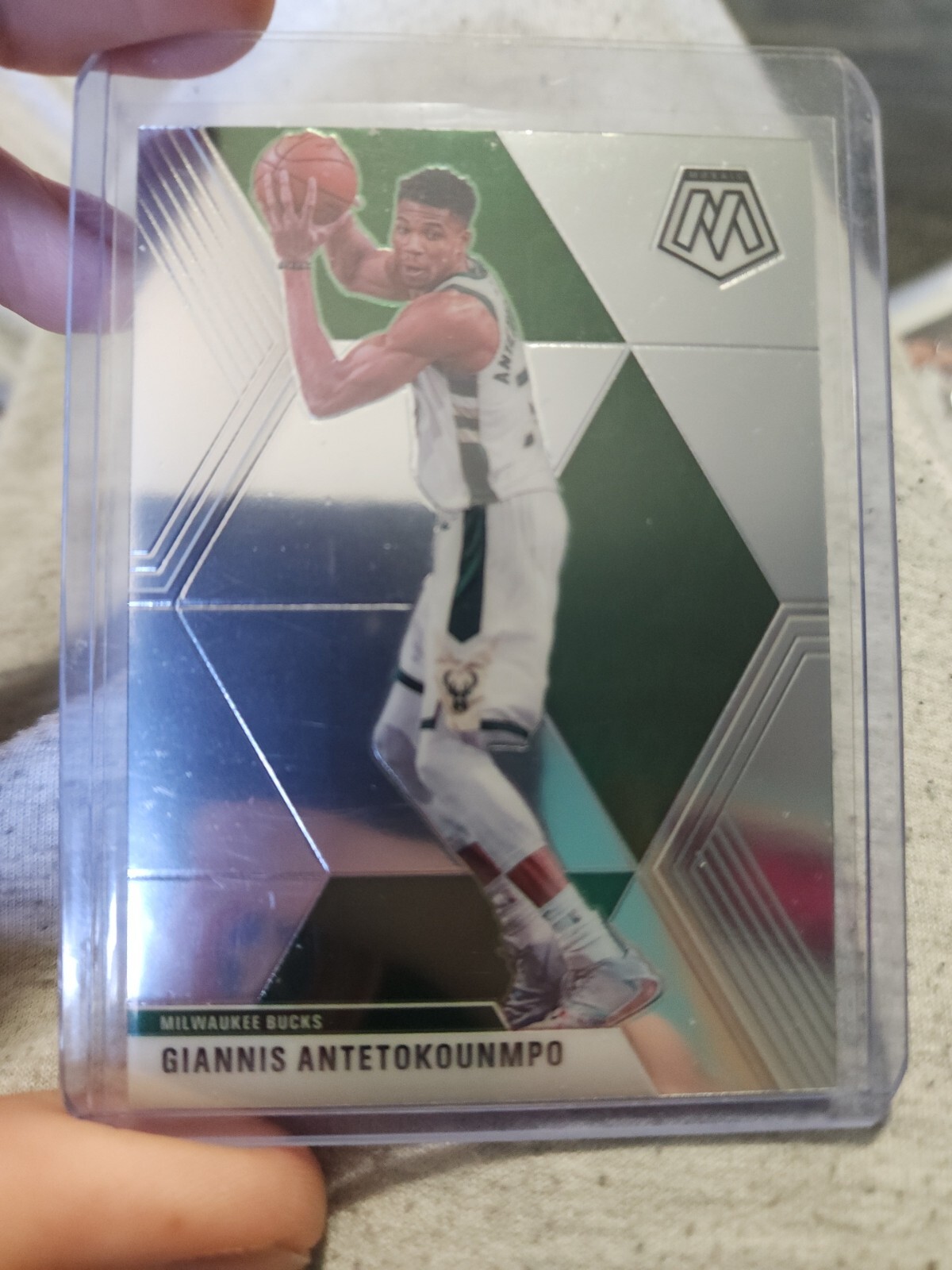 2019 panini mosaic giannis Antetokounmpono 75 silver