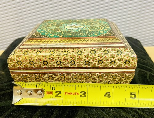 Vtg Lacquered Trinket Stash Box Hinged Lid Mosaic Like Design 5” X 4” Nice A - Picture 5 of 8
