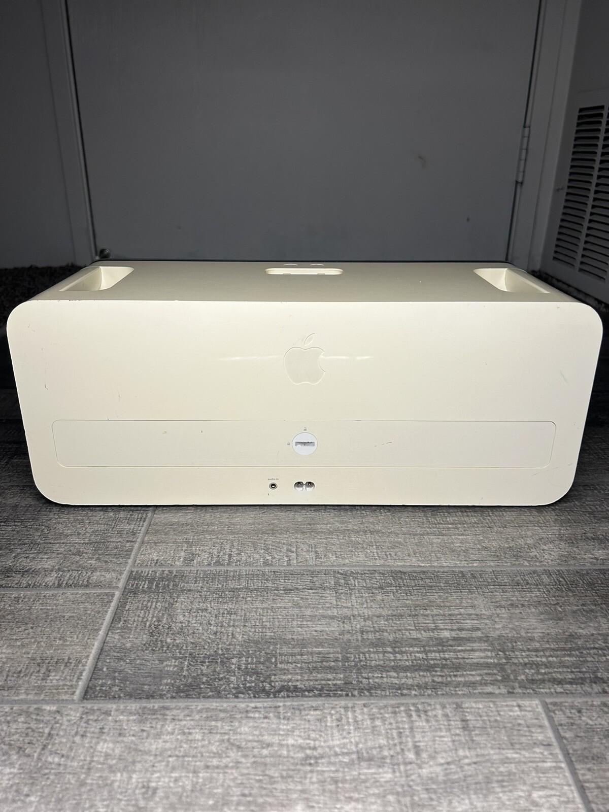 Apple iPod HiFi A1121 Dock Speaker with Power Cord White Fully