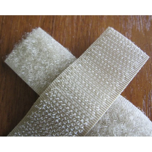 1 METRO NASTRO A DI NASTRO STRAPPO ALTEZZA CM.2 NERO O BIANCO COMPLETO ADESIVO q - Immagine 2 di 4