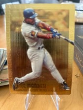 1995 Topps Embossed Raul Mondesi Golden Idols #102! 2 Card Min! Read Desc!