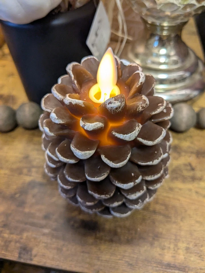Flickering Pinecone TIMER Pillar Candle - Image 3 of 3