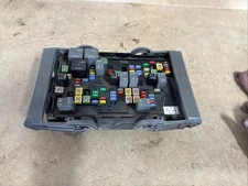 07 08 09 Chevy Silverado Engine Fuse Box Relay Junction Block 2007-2009