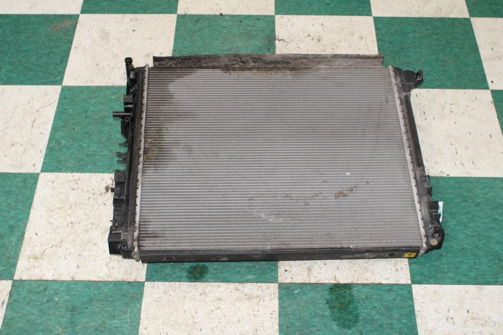 14-17 Ghibli 3.0L Motor Engine Front Coolant Radiator Assembly OEM Factory WTY