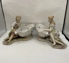 PAIR OF LARGE PORCELAIN FIGURE SAUCE PANES, MEISSEN, 20TH CENTURY