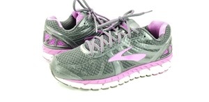 brooks ariel size 10