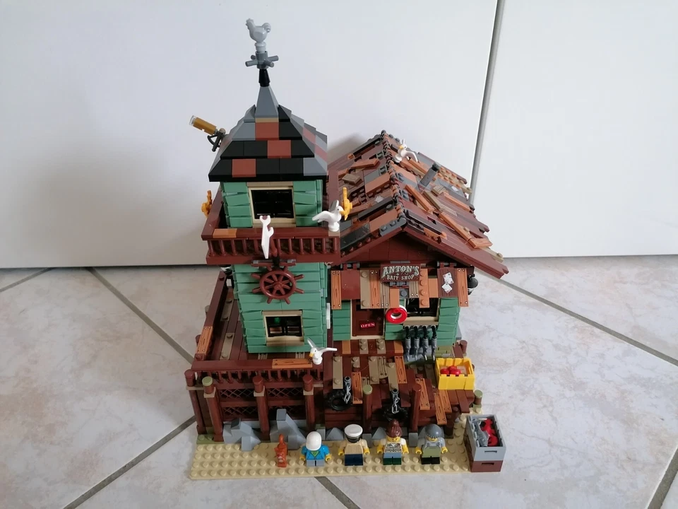 LEGO Ideas 21310 Old Fishing Store, photo 1 sur 5