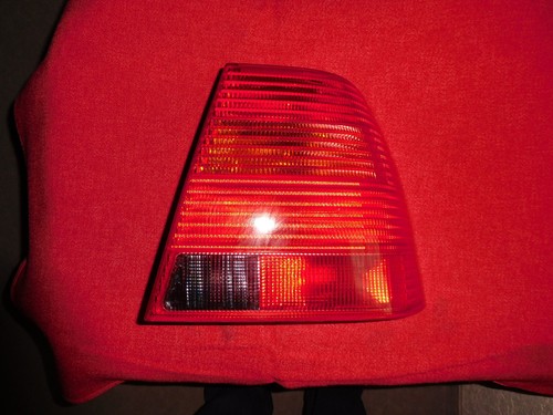 VW Bora Rücklicht rechts 1J5945096