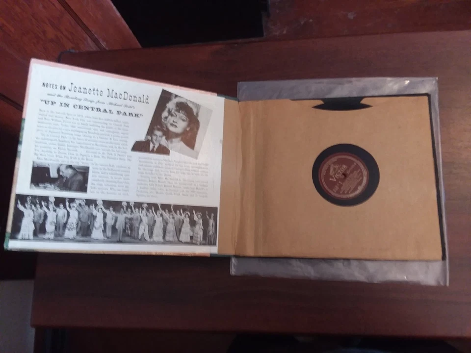 1940s RARE Nr. MINT 1st PRESS, NOS Robert Merrill "up in central park SET#991 78 - Image 2 of 4