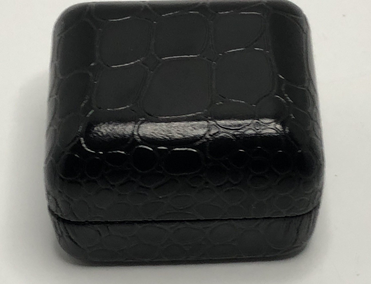 Beautiful Silvertone Statement￼ ring size 8 - image 4