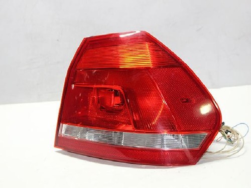 2011 Volkswagen Passat Rear,Right TailLight 561945096C - Picture 3 of 8