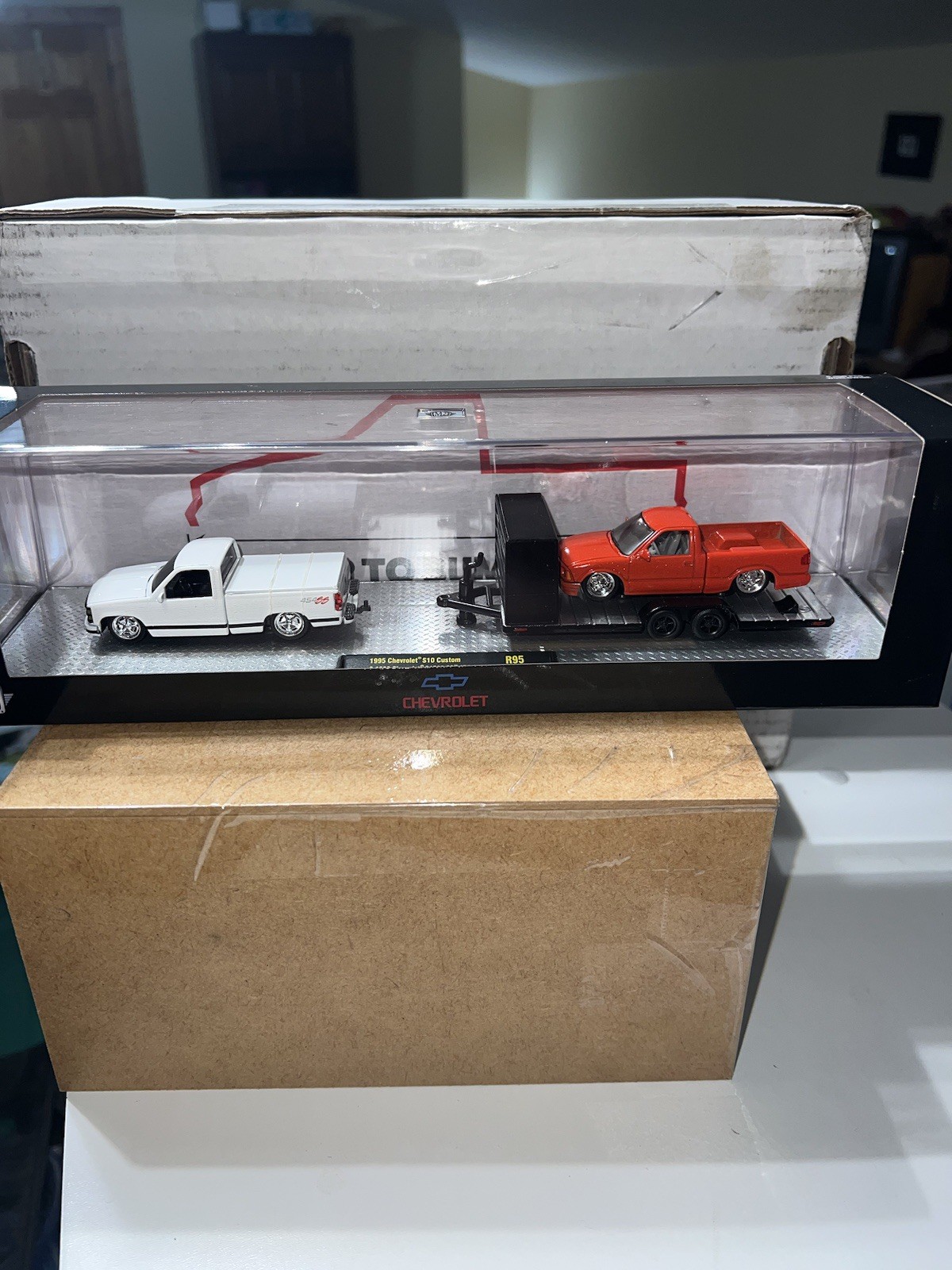 M2 Machines 1/64 1995 Chevy S10 /1993 Chevy C1500 SS 454 R95