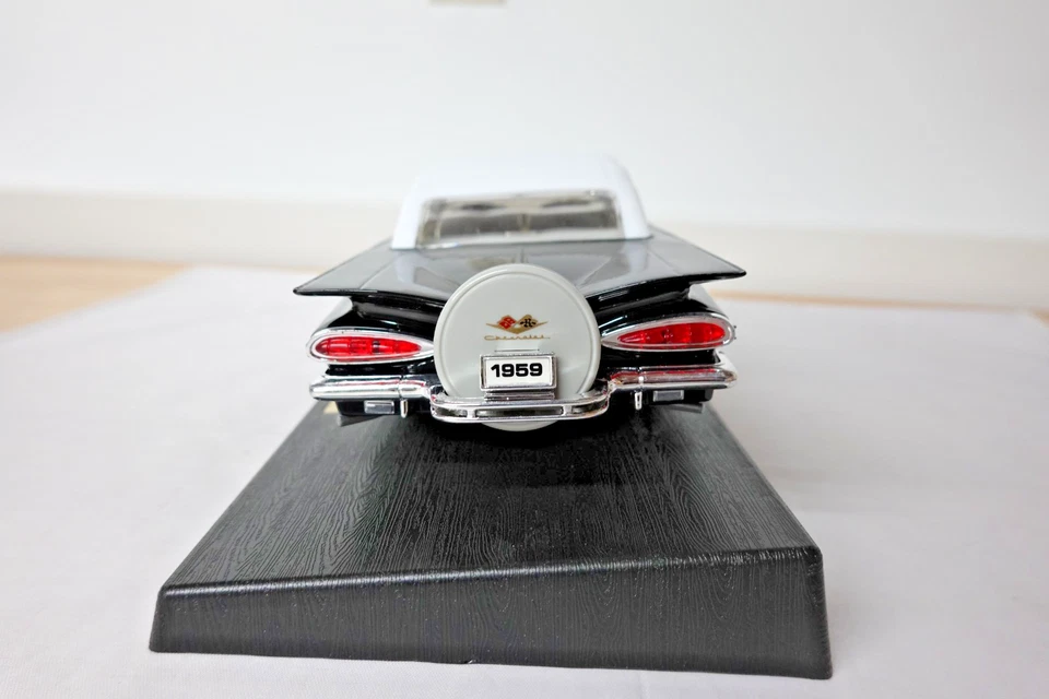 Yat Ming 92119 Black 1959 Chevrolet Impala Road Legends Collection 1:18 Scale - Image 2 of 4