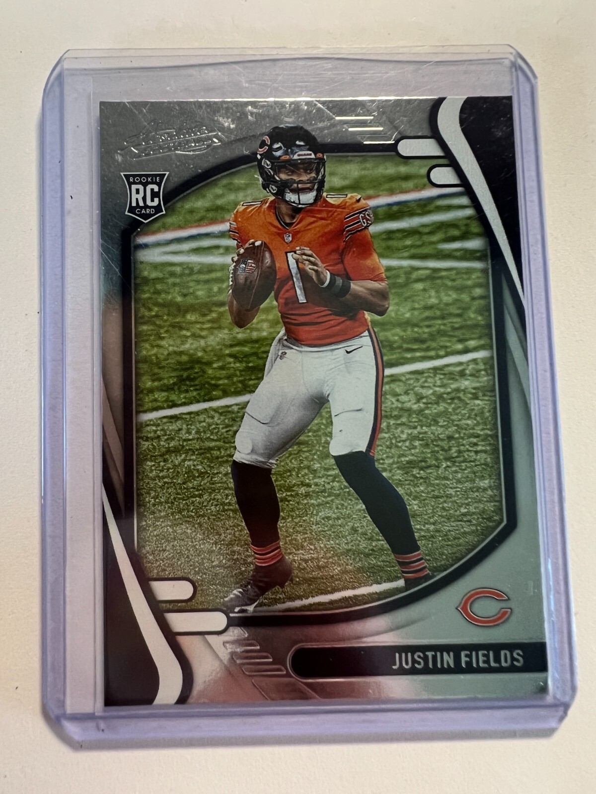 K11,279 - 2021 Absolute #108 Justin Fields RC