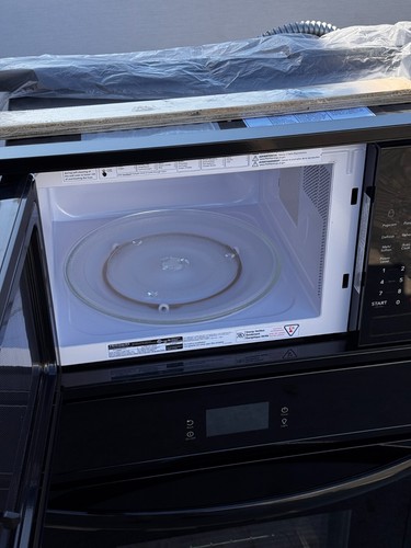 Frigidaire FCWM2727AB 27 Inch Combination Electric Wall Oven 5.4 Cu. Ft.: Black - Picture 3 of 6