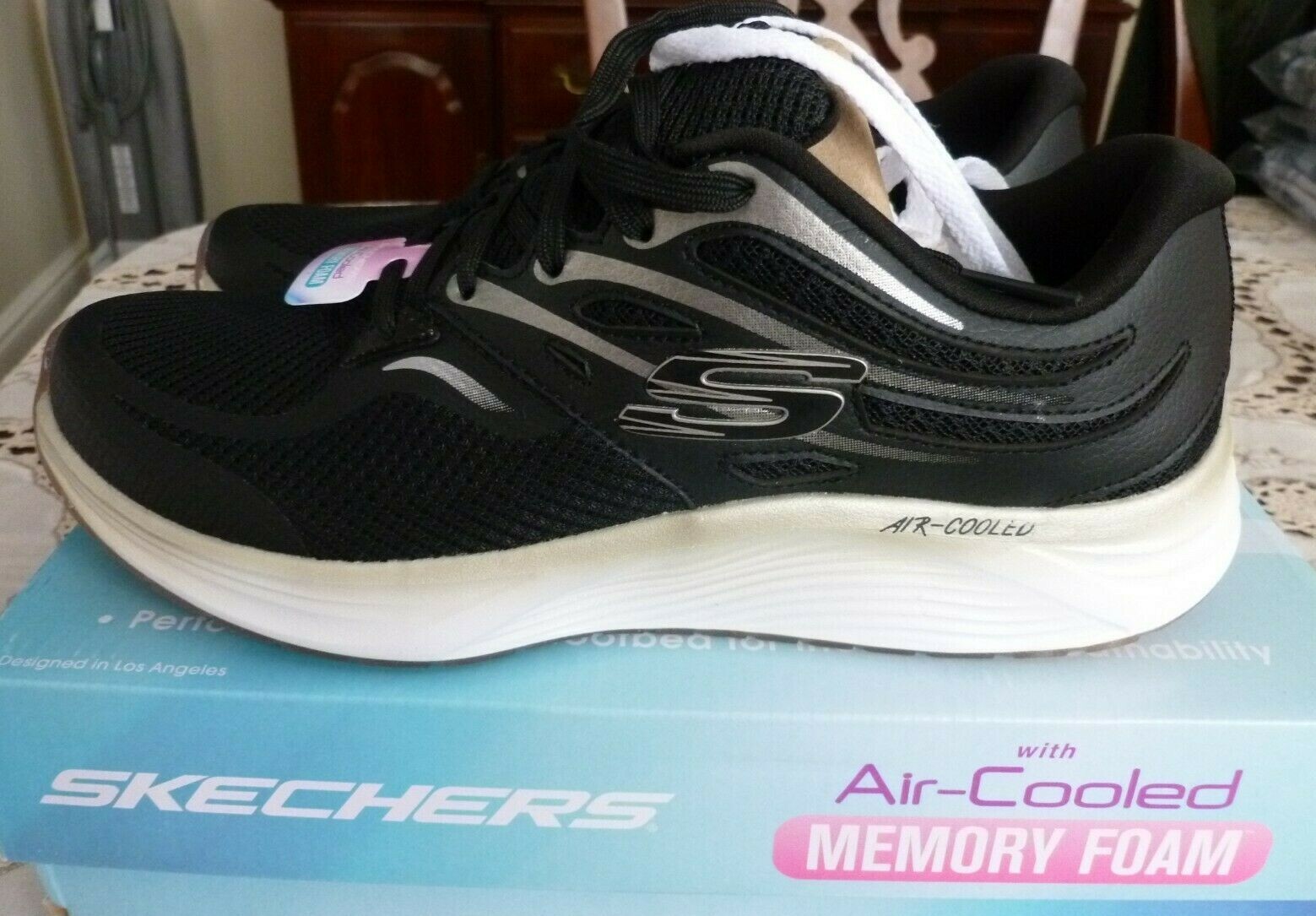 skechers skyline aglow