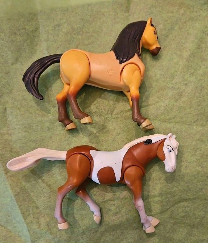 2002 Burger King Dreamworks Spirit And Rain Toy Horses