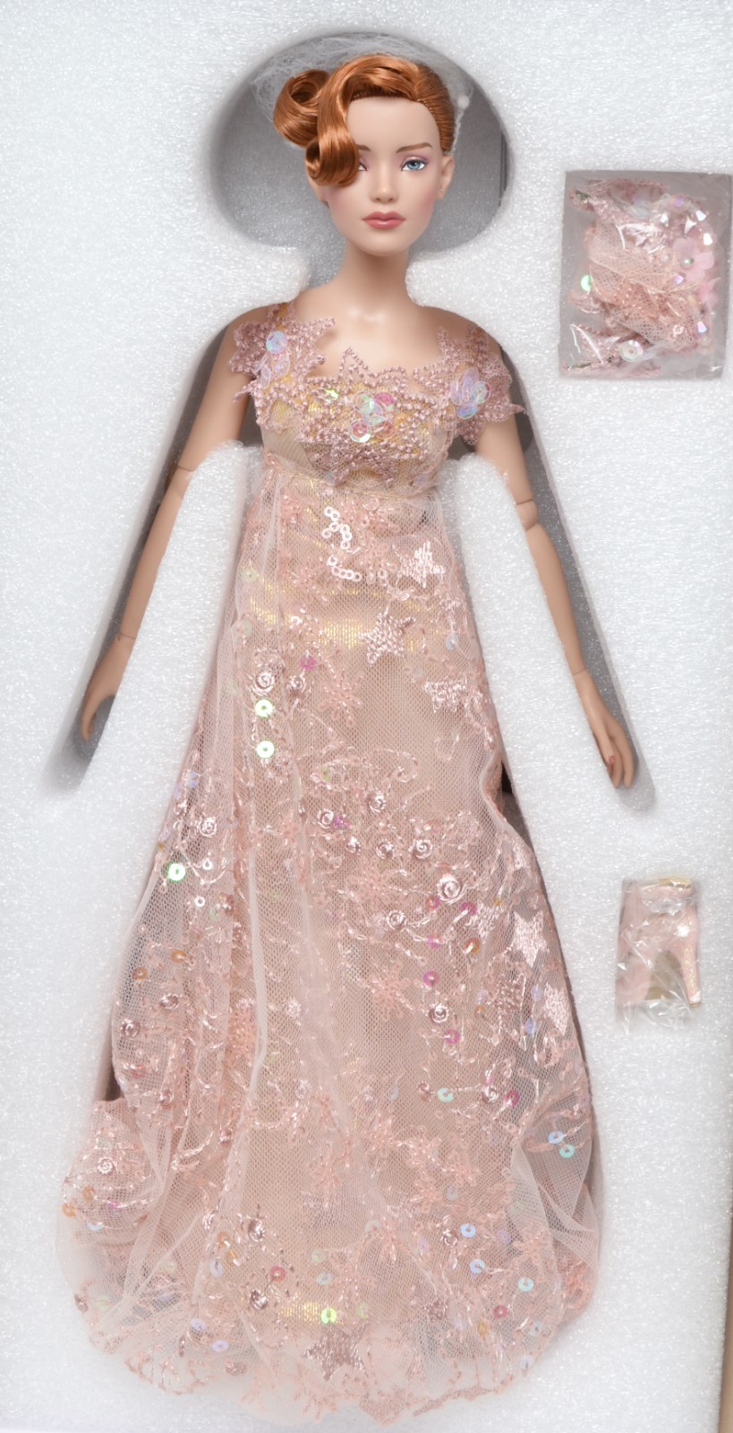 Куклы Tonner Lacie Churchill Glinda At Oz Gala 16" Dress Doll RTB102 Body 2024 Ufdc (M