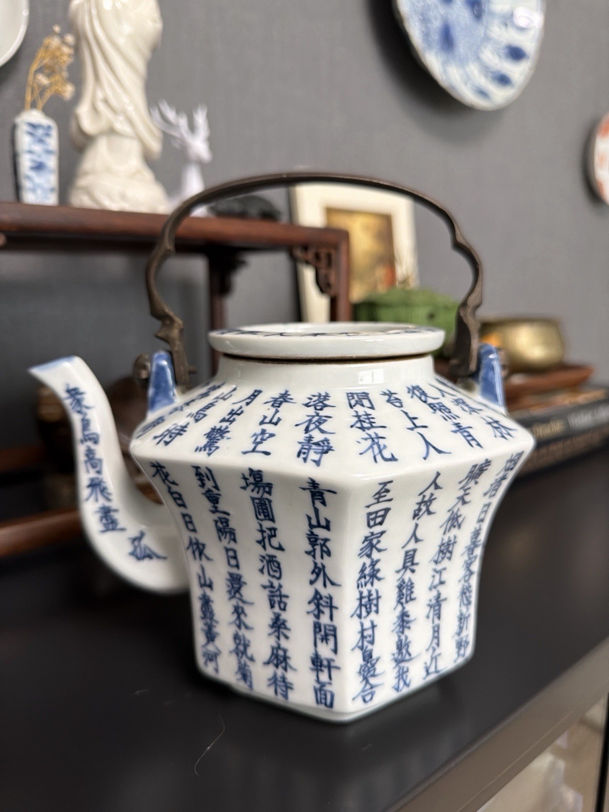 Chinesische Teekanne Porzellan Blau Weiß Kalligrafie Gedicht Sammlerstück China