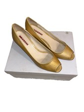 Prada Vintage Beige / Tan Neutral Patent Leather Peep Toe Pumps Size 7 1/2 Shoes