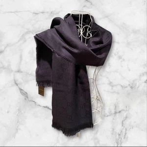 Foulard étole femme GUCCI bleu marine motif GG 100% laine 70,87x18,90 pouces