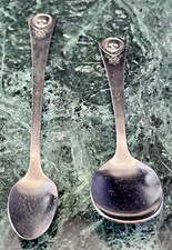 2 Vintage Oneida Gerber Winthrop Baby Spoons 2 sizes