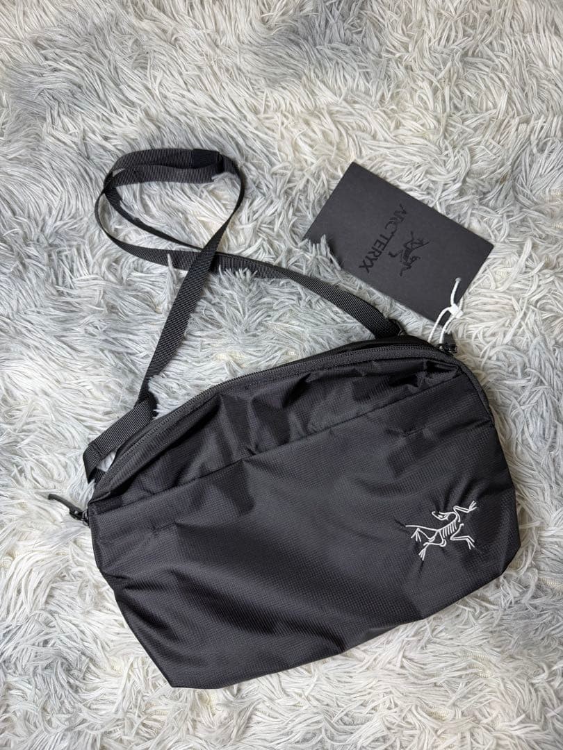 Arc'teryx Black Shoulder Bag New with Tag Functional Adjustable Strap