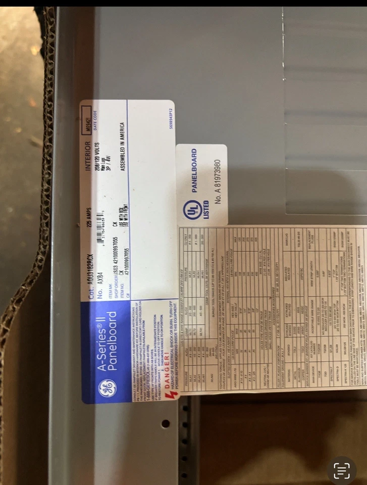 BRAND NEW GE A-SERIES II PANELBOARD INTERIOR Cat. AQU318RCX 225A - Image 3 of 4