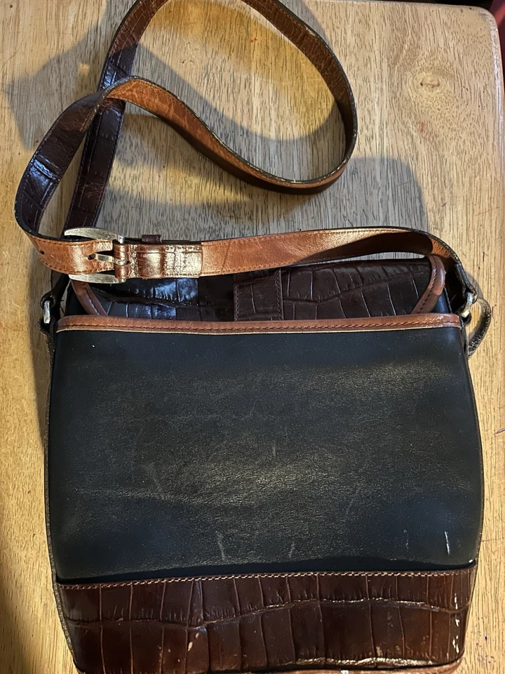 Bolso de mano Brighton hecho a mano individualmente de cuero de calidad. No. 656873 Foto 2 de 4