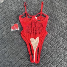 Women  s Small Teddy Lingerie Bodysuit Red Lace Heart Print Covers Thong B14
