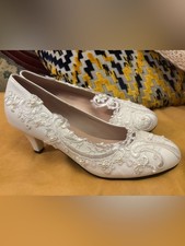 White Embroidered Lace Bridal Heels Size 4
