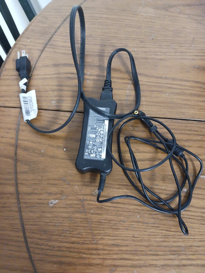 Lenovo desktop computer windows 10 Home 4G Ram - Image 3 of 4