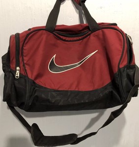 maroon nike duffel bag