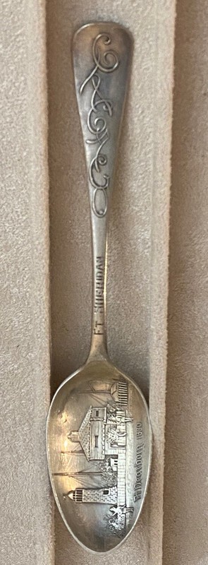 R. Wallace & Sons Ft Dearborn 1830 Chicago Souvenir Spoon 5-7/8"
